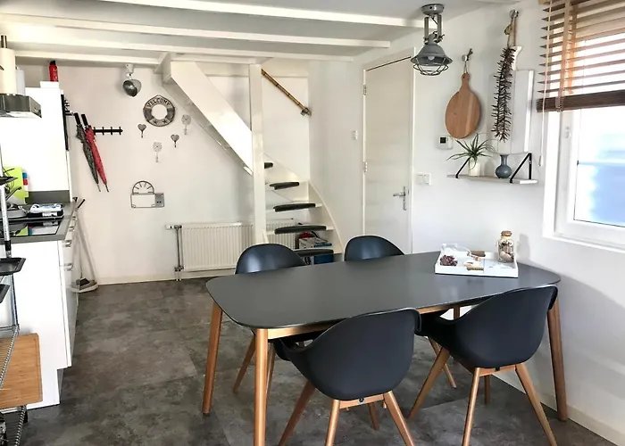 בית נופש Gluecklich Am 1 Mit Wellnesszugang אגמונד אן זי